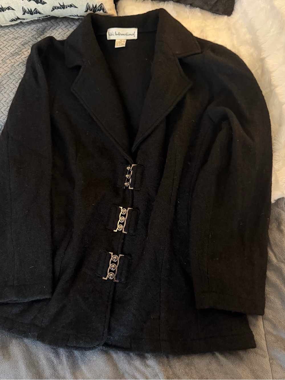 viki international vintage 100% boiled wool black jacket clasp grommet closure